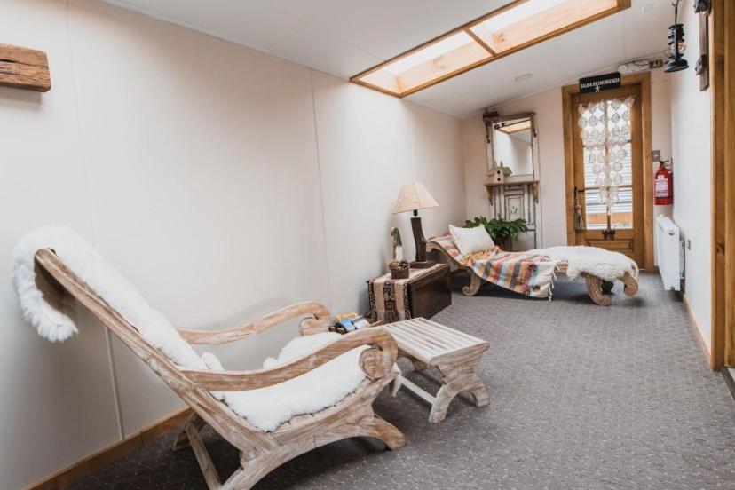 Hostal Lago Condor Пуэрто-Наталес Экстерьер фото